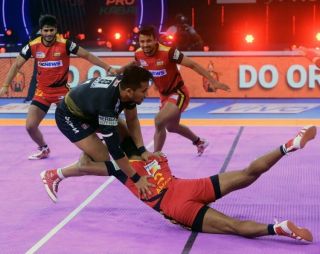 MUM vs BLR: Vivo Pro Kabaddi