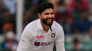 Ravindra Jadeja bowling performance in the