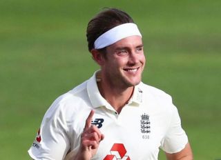 Stuart Broad Becomes Fifth Bowler To