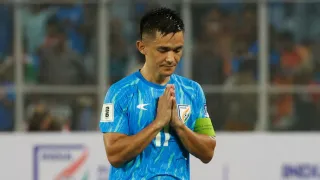 Sunil Chhetri Leads Indian Footballers Video