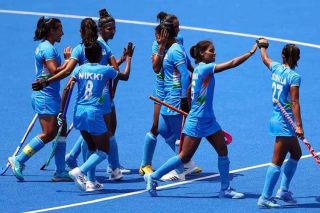 Indian womens hockey team loses to