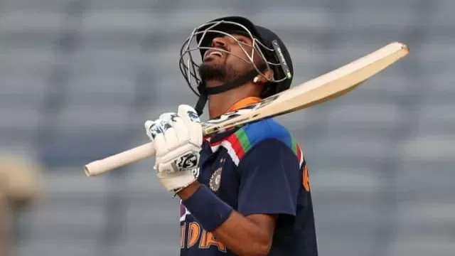 Top 5 players scoring fastest fifty on