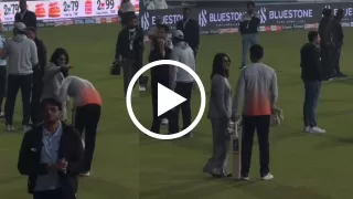 Watch Video: Jitesh Sharma Touches Harleen