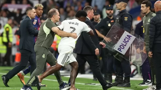 Xabi Alonso Reacts to Vinicius Junior’s Anger