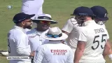 4th Test: Umpire intervenes
