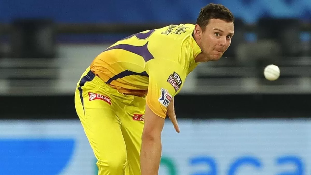 चेन्नई सुपर किंग्स को लगा तगड़ा झटका, ये ऑस्ट्रेलियाई गेंदबाज हुआ IPL से बाहर
