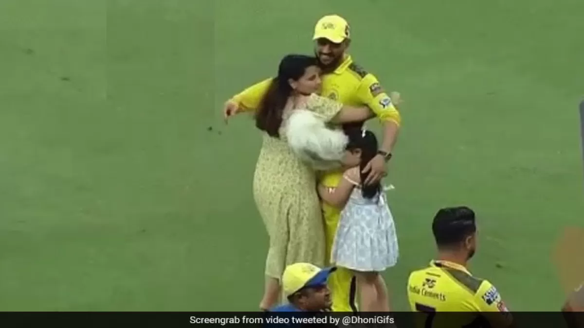 IPL 2021 Final: सीएसके की जीत के बाद धोनी से गले लगने दौड़ी चली आई साक्षी