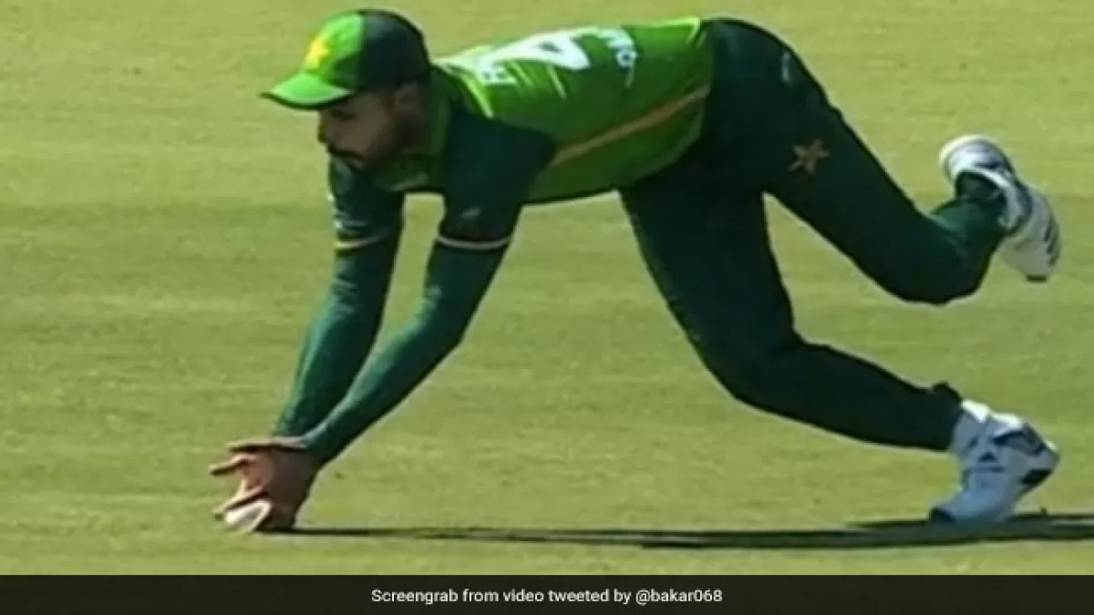 SA vs PAK 1st ODI: पाकिस्तानी फील्डर ने हवा में छलांग लगाकर लपक लिया बेजोड़ कैच, बल्लेबाज भी रह गया दंग