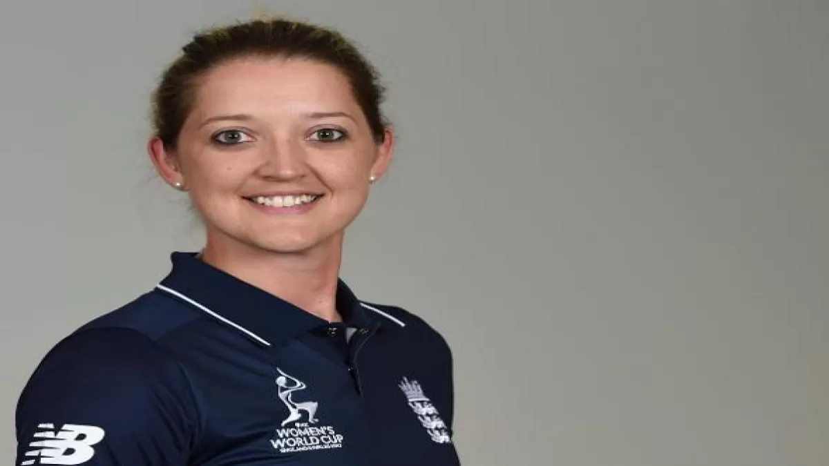 Sarah Taylor says joining Sussex coaching team has given her hunger to return to playing 18 months after retiring as the former wicketkeeping star admits she needed to clear her head to deal with anxiety issues
