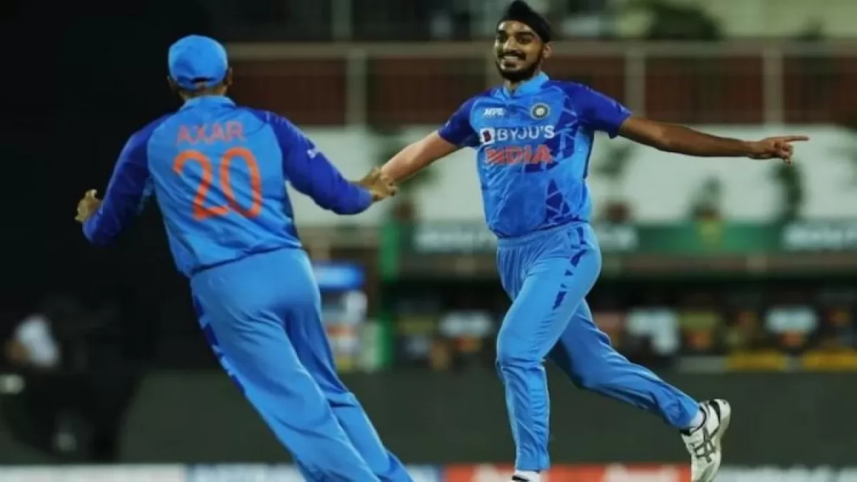 अर्शदीप ने 1 ओवर में झटके 3 विकेट