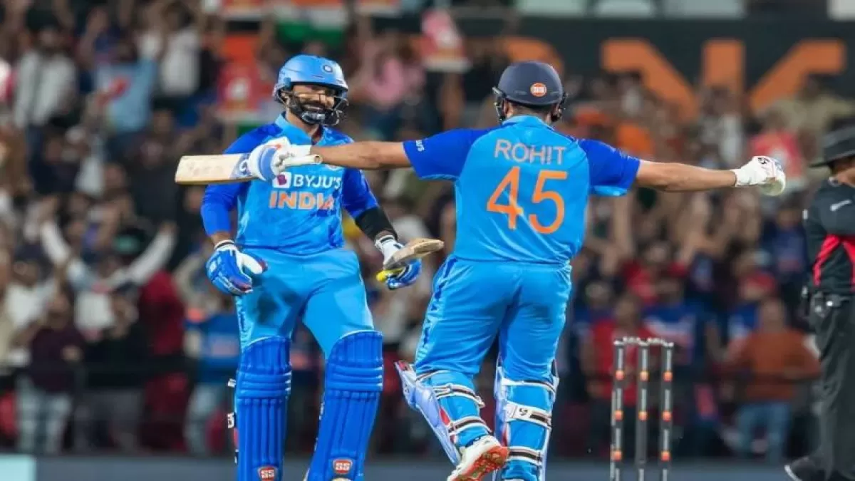 रोहित शर्मा की कप्तानी पर दिनेश कार्तिक ने उठाया सबाल, रोहित से नहीं हो रही भारत की कप्तानी