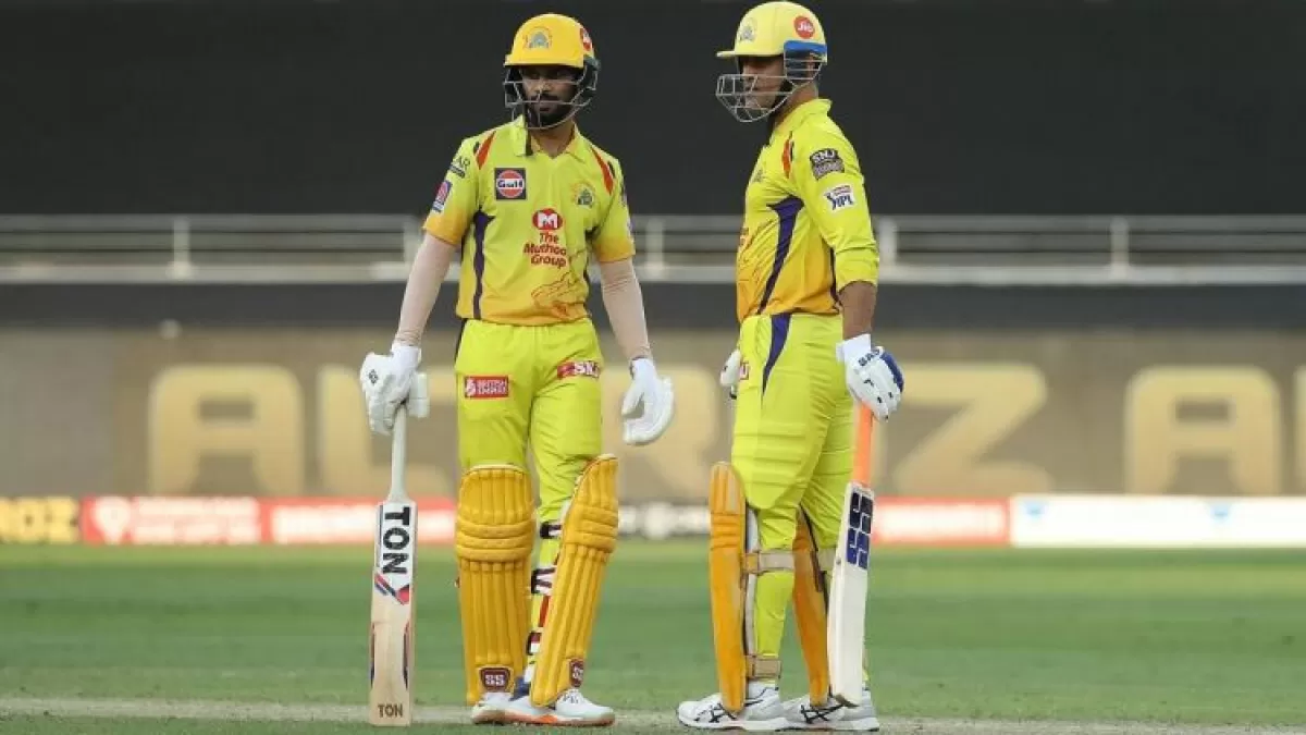 MS Dhoni की नई कार में दिखे रितुराज और केदार जाधव, देखें वीडियो