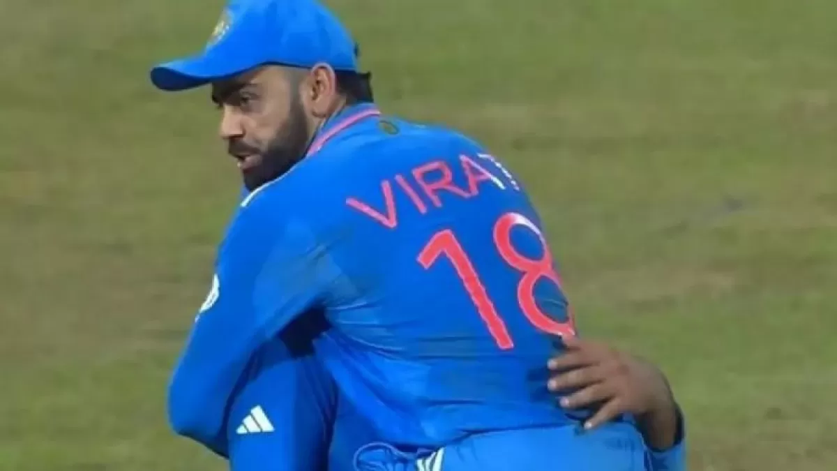IND vs SL: Rohit Sharma took the catch and King Kohli gave a magic hug