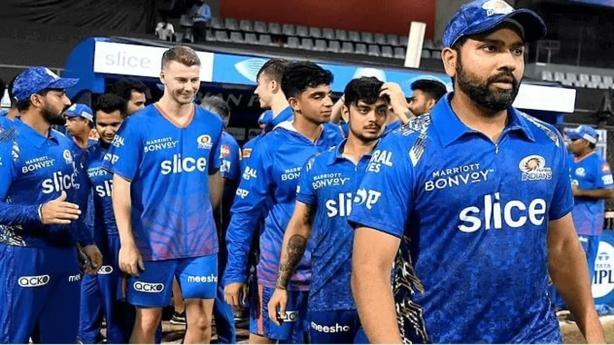 T20 मैच में मैदान पर 13 खिलाड़ी उतारने वाली पहली टीम बनी मुंबई इंडियंस