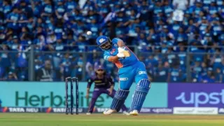 PAK vs NZ Dream11 Prediction in Hindi, Playing 11, Pitch Report, Weather Report