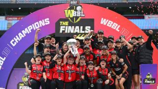 Melbourne Renegades defeated two time champions won their first title