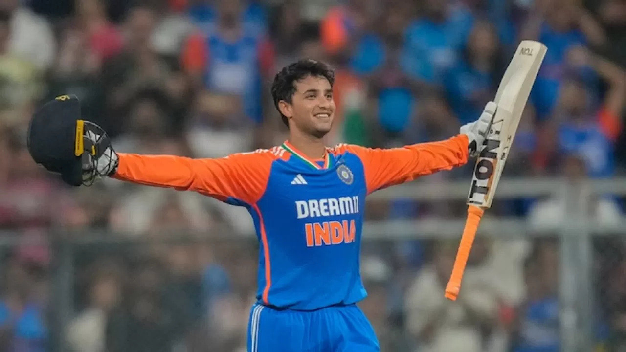 अभिषेक शर्मा ने विश्व रिकॉर्ड बनाया, 1000 रन का आंकड़ा पार करते ही उन्होंने आसमान चूम लिया।