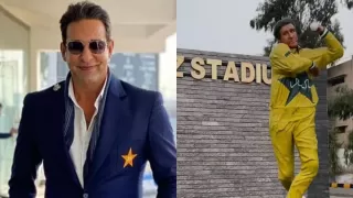 Wasim Akram की प्रतिमा देख फैंस ने जमकर लिए मजे