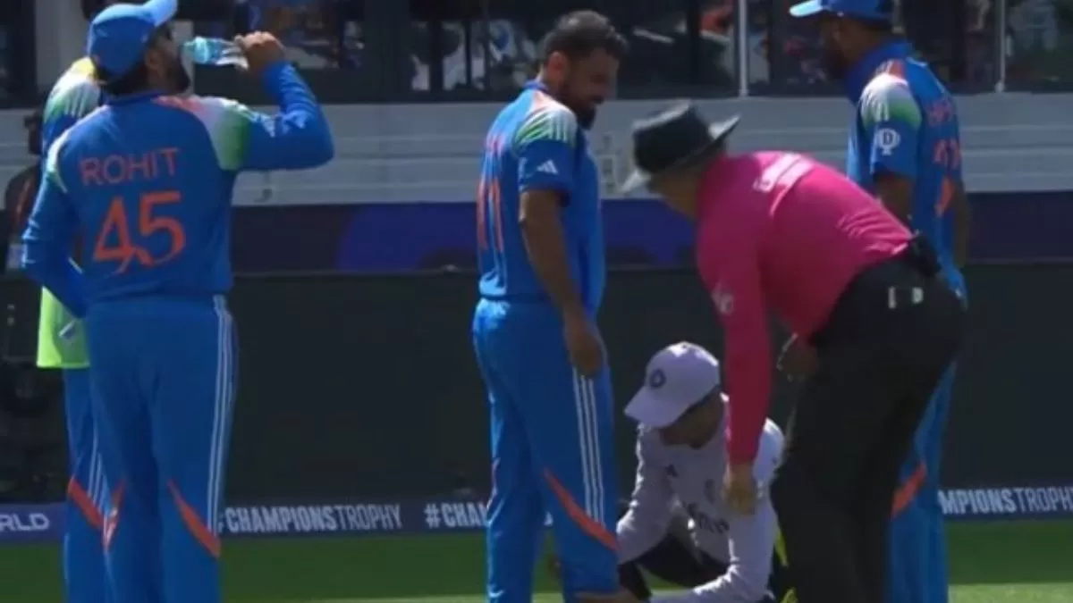 IND vs PAK: मोहम्मद शमी को दर्द के कारण मैदान से बाहर जाना पड़ा, देखे  