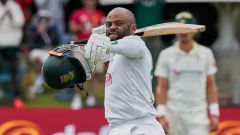 Bavuma stands like a wall Picture