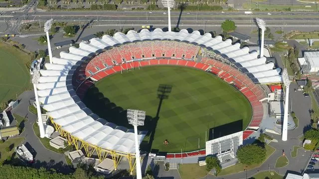 Carrara Oval