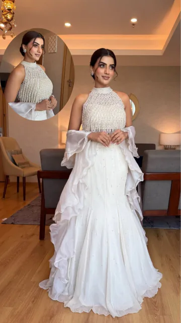 Akshara Singh Stuns Fans With Picture