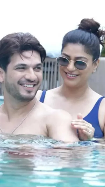 Arjun Bijlani gets cozy with Picture