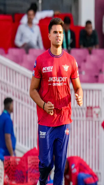 Arjun Tendulkar Total Earnings in Picture
