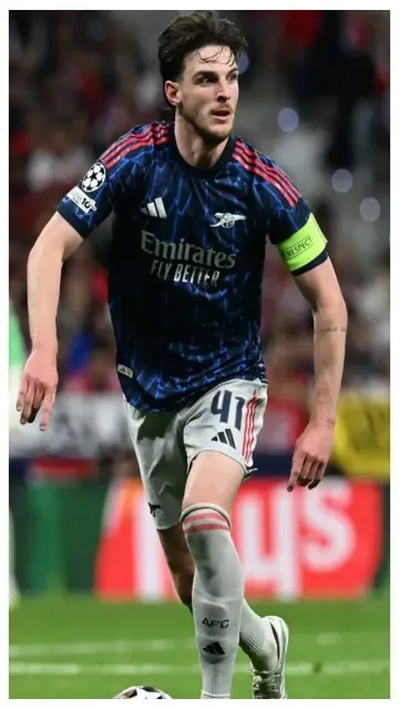 Arsenal chase a historic night Picture