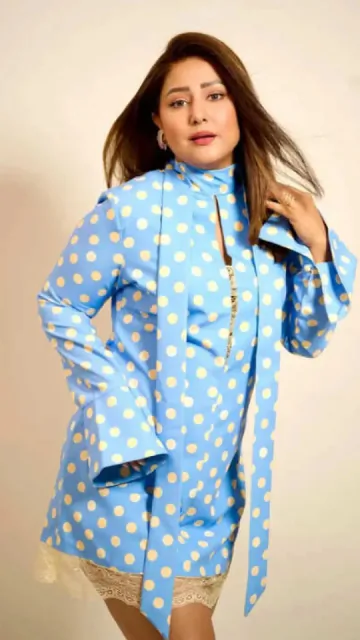 Hina Khan flaunts her captivating Picture