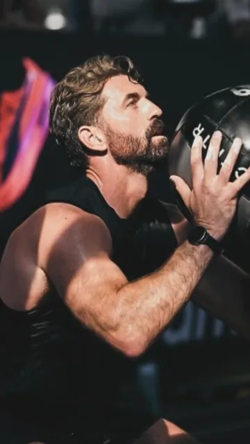 Liam Plunkett: From Cricketer to Picture