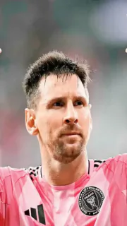 Lionel Messi scores his first 2