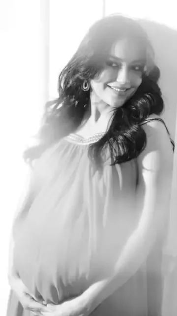 Pregnant Surbhi Jyoti sets the Picture