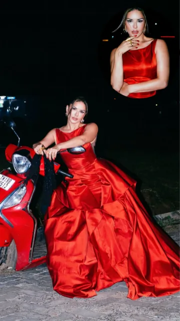 Sunny Leone Flaunts Hot & Picture