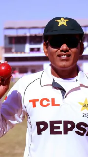 Top 5 Pakistani bowlers to take