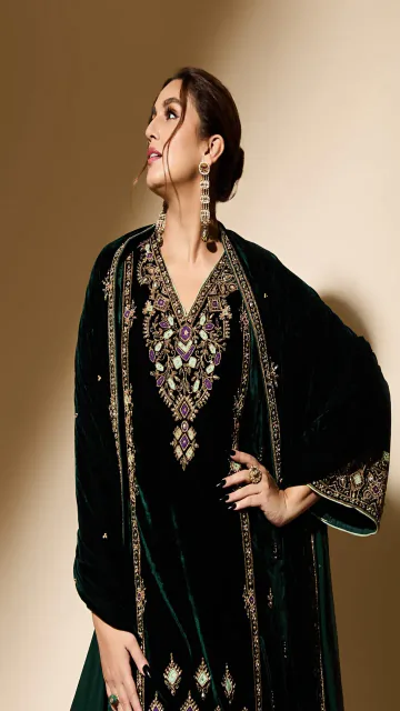 Wear earrings like Huma Qureshi Picture