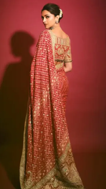 Wear these trendy red sarees Picture